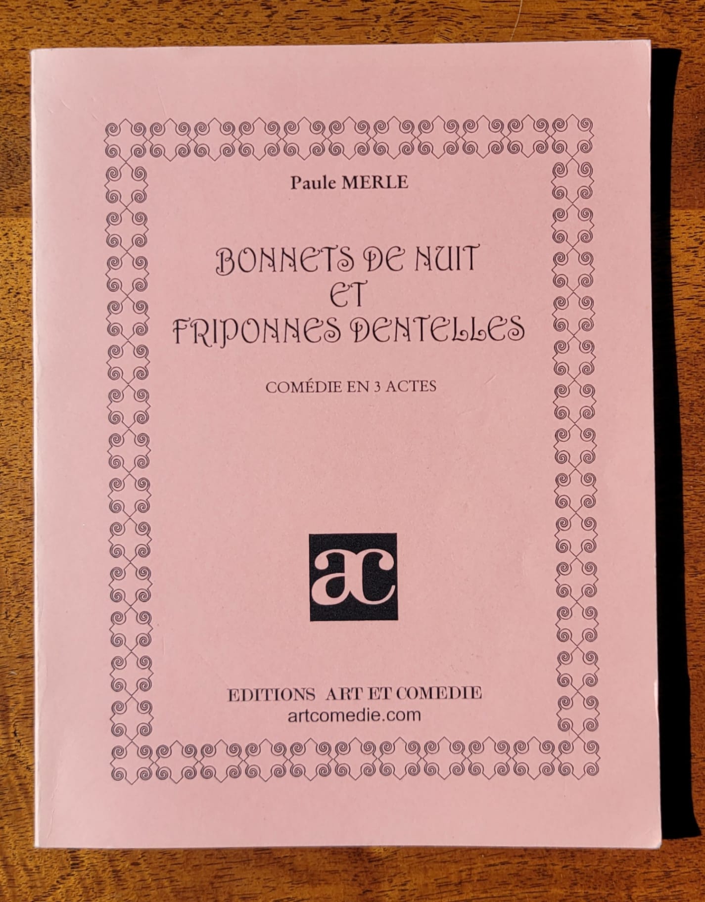 Bonnets de nuit et friponnes dentelles