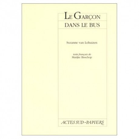 Le garçon dans le bus