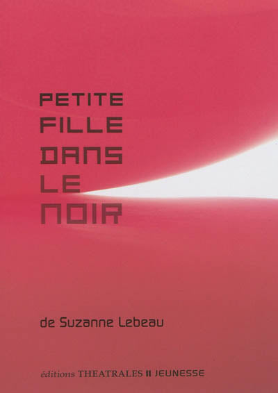 Petite fille dans le noir